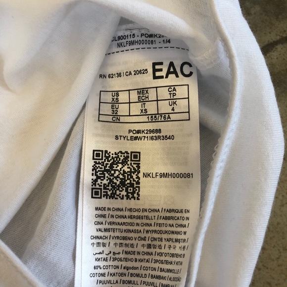 Guess Short Sleeve Crew Neck Bodysuit Size: XS - Picture 6 of 7